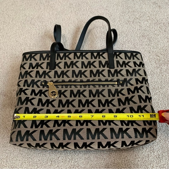 MICHAEL KORS Montauk Medium Signature Black/Brige Canvas Fabric Tote - Picture 13 of 14